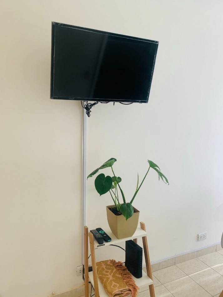 Alquiler por dia un ambiente a la calle para 3 personas. 