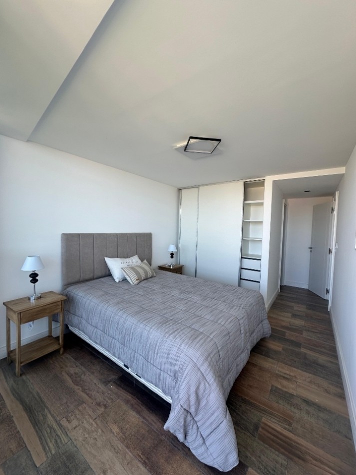 2 ambientes a estrenar vista plena al mar y plaza Colon