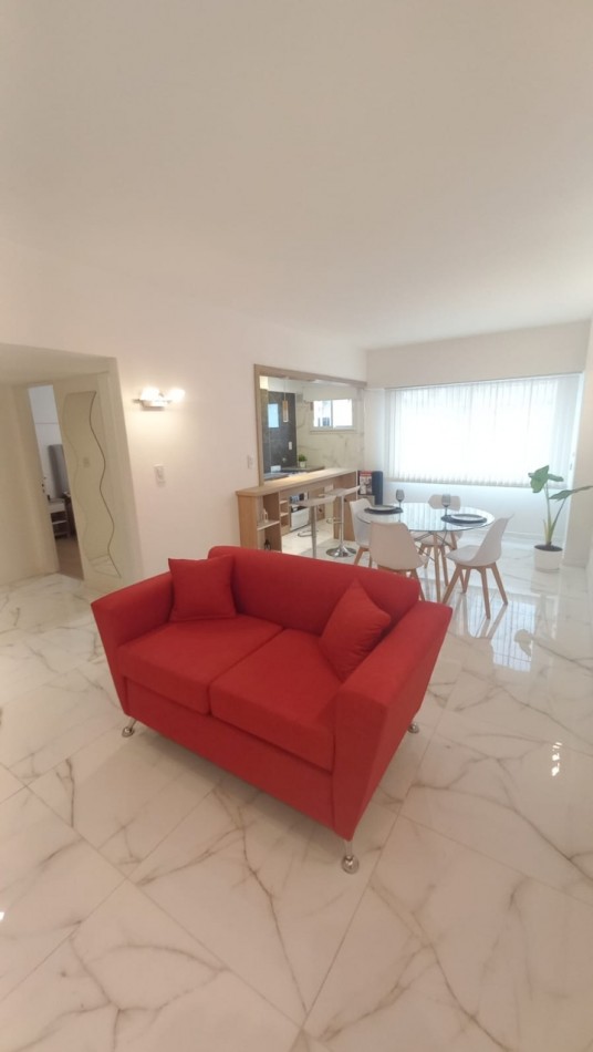 Departamento 2 ambientes reciclado a la calle en pleno centro 