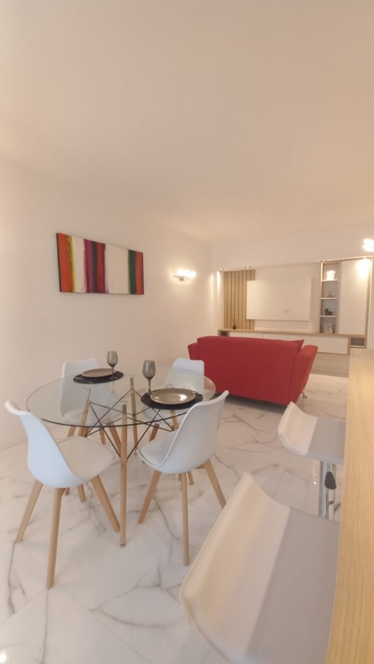 Departamento 2 ambientes reciclado a la calle en pleno centro 