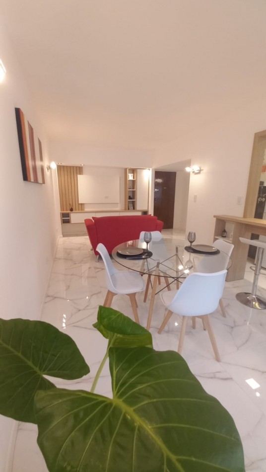 Departamento 2 ambientes reciclado a la calle en pleno centro 