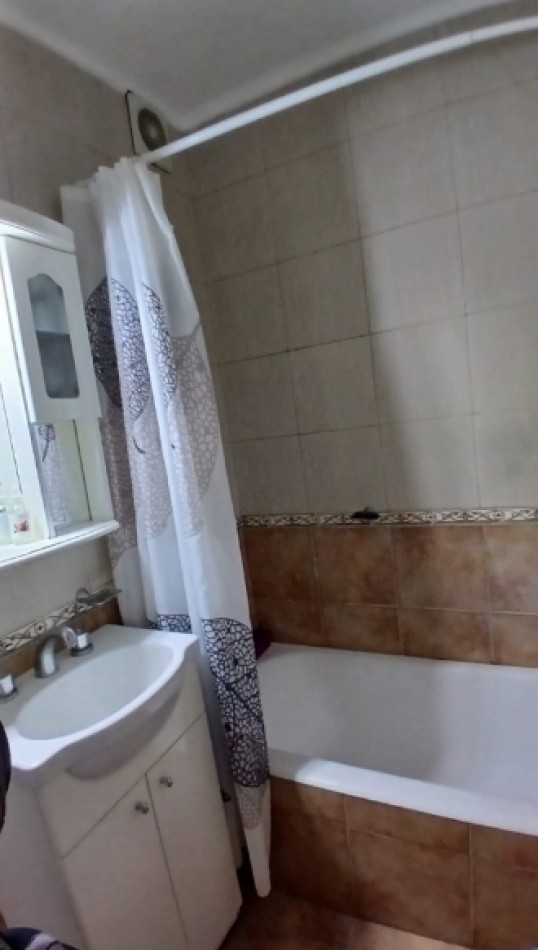 Departamento 2 ambientes con patio Zona Plaza Colon 