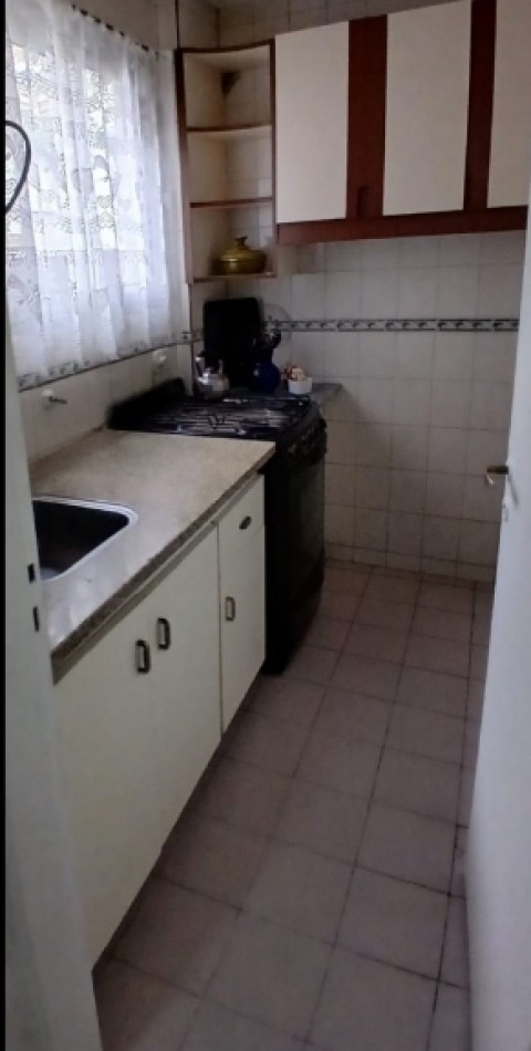 Departamento 2 ambientes con patio Zona Plaza Colon 