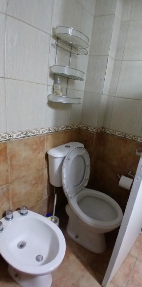 Departamento 2 ambientes con patio Zona Plaza Colon 