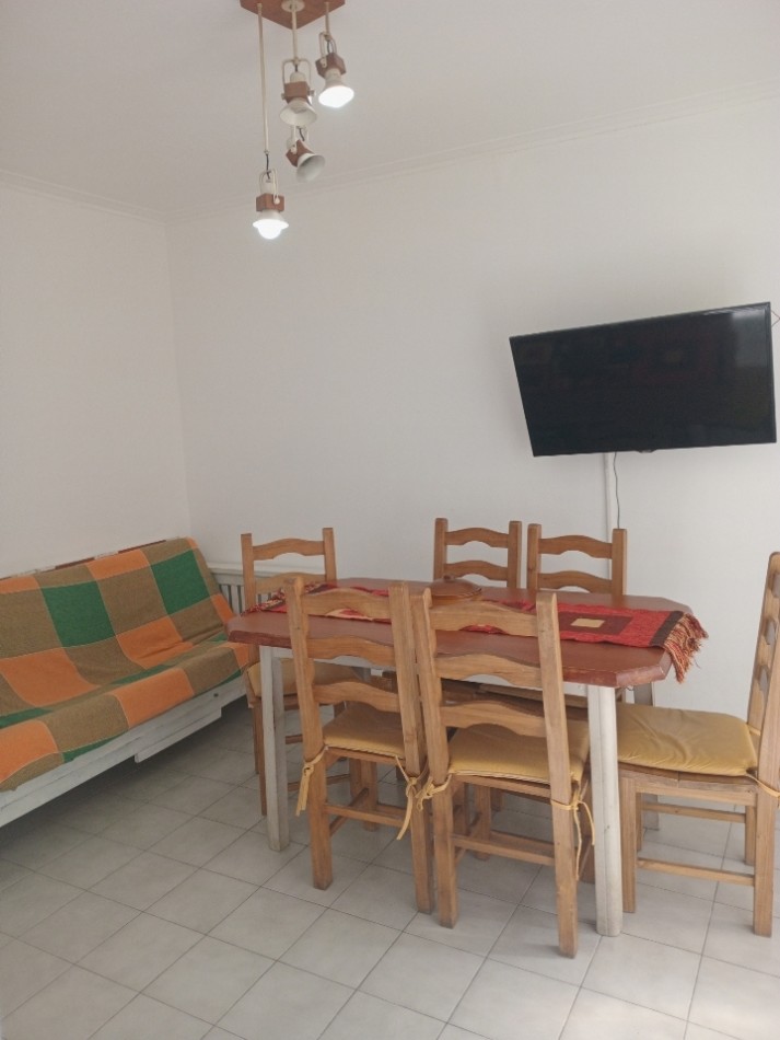 Departamento 2 ambientes con patio Zona Plaza Colon 