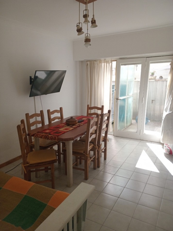 Departamento 2 ambientes con patio Zona Plaza Colon 