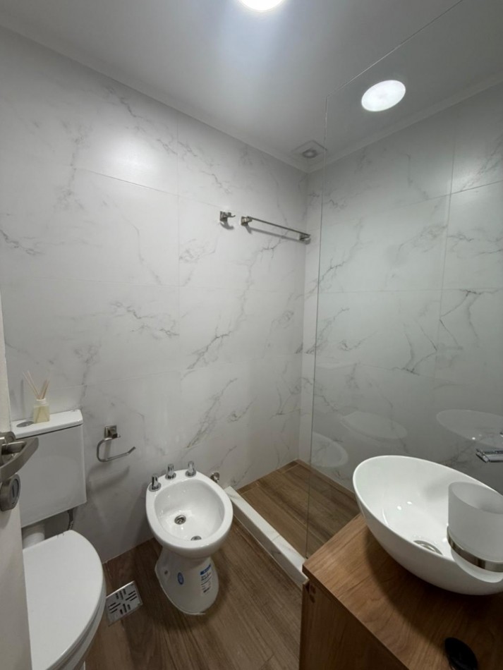 Departamento 2 ambientes reciclado en el centro 