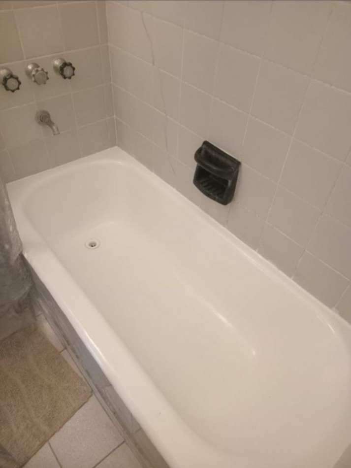 Departamento a la calle con balcon en el centro 