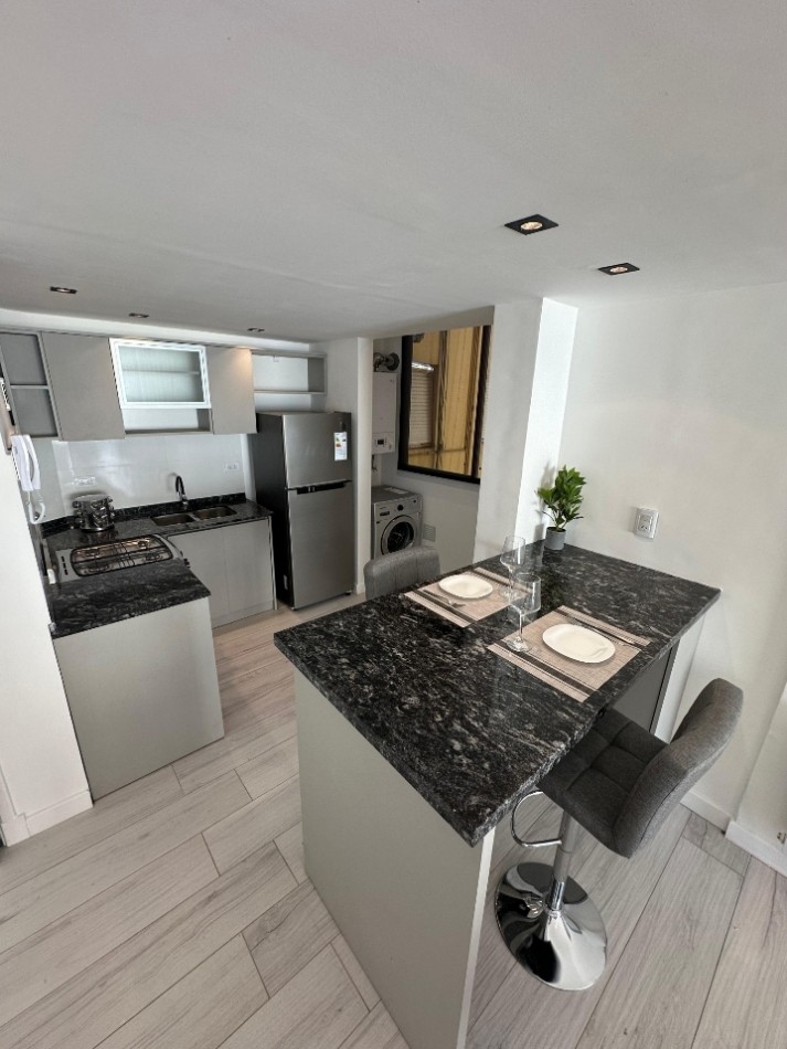 Departamento 4 ambientes con vista lateral al mar 