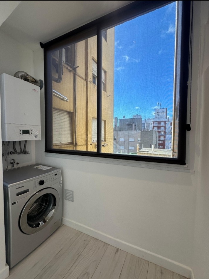 Departamento 4 ambientes con vista lateral al mar 