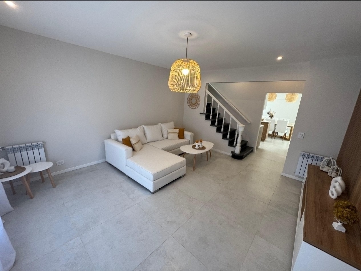 Chalet al frente con garage 