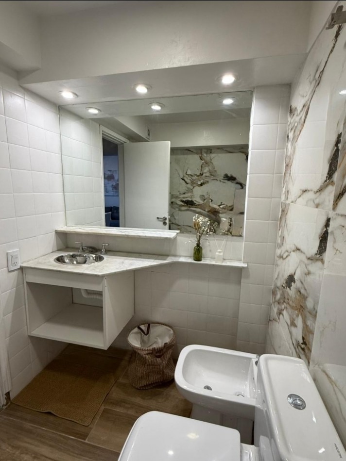 Departamento a la calle muy luminoso 