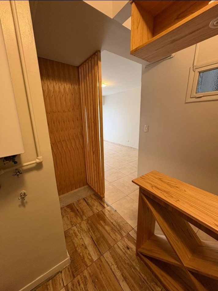 Departamento 2 ambientes totalmente reciclado con balcon a la calle 