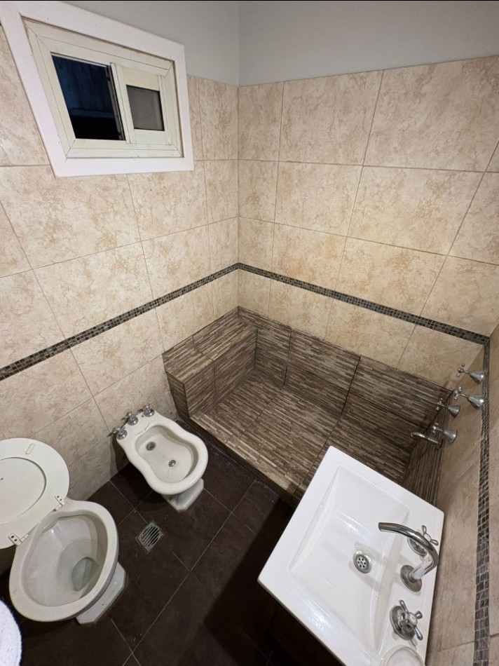 Departamento 2 ambientes totalmente reciclado con balcon a la calle 