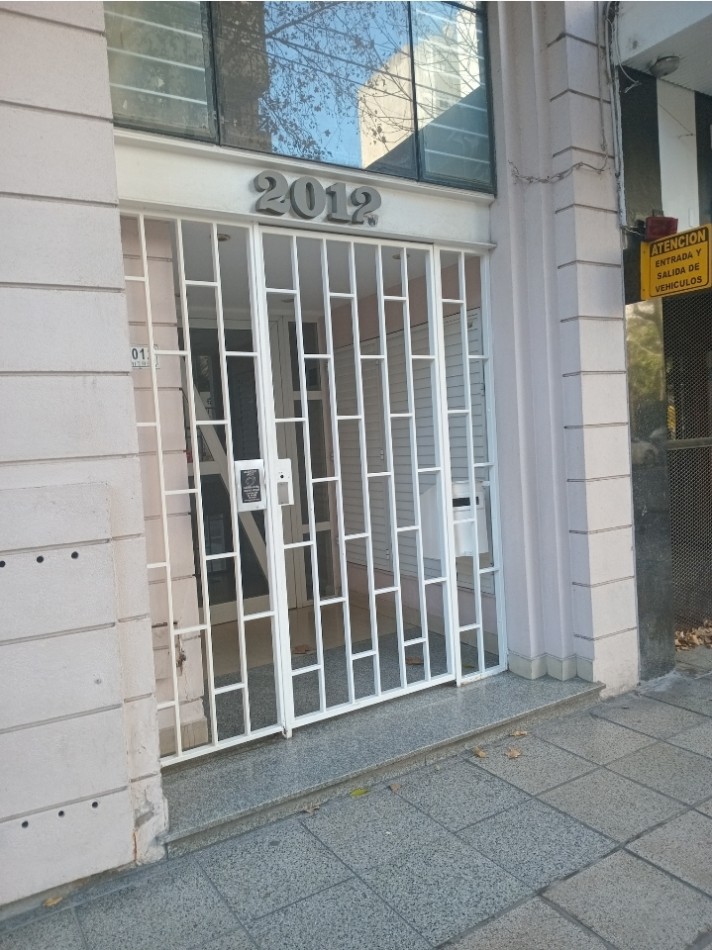 Alquiler 12 meses 3 ambientes Plaza Mitre 
