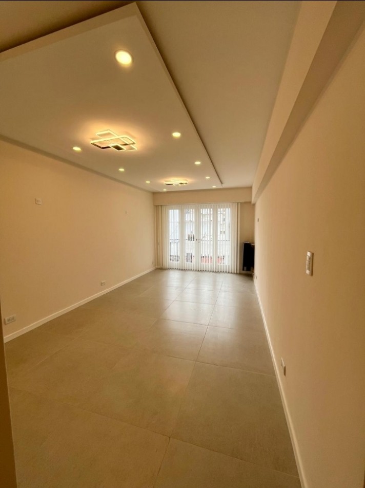 3 ambientes con dependencia de servicio y balcon 