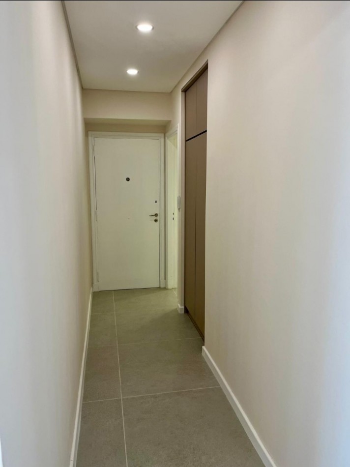 3 ambientes con dependencia de servicio y balcon 
