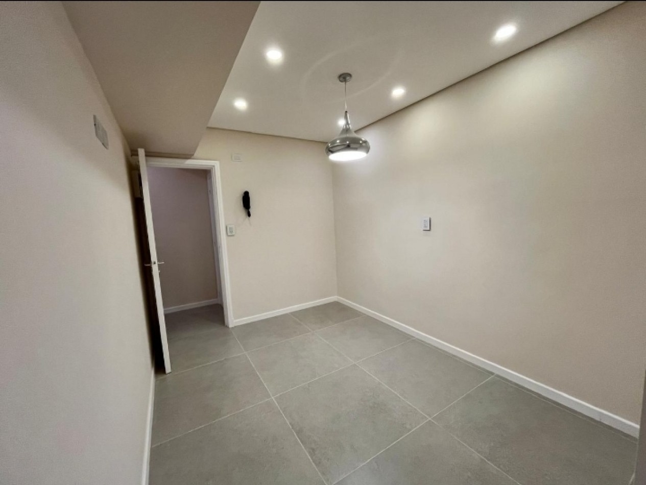3 ambientes con dependencia de servicio y balcon 