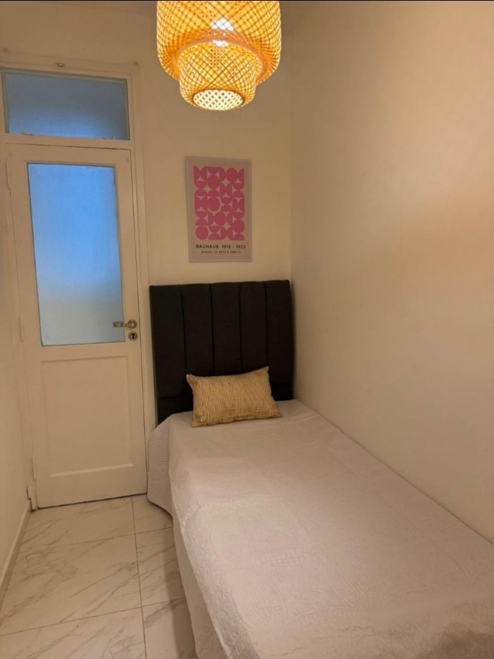 2 ambientes con dependencia y balcon a la calle 