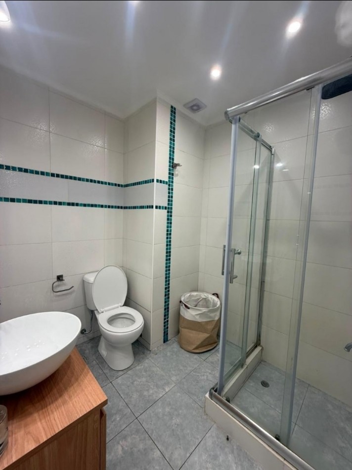 2 ambientes con dependencia y balcon a la calle 