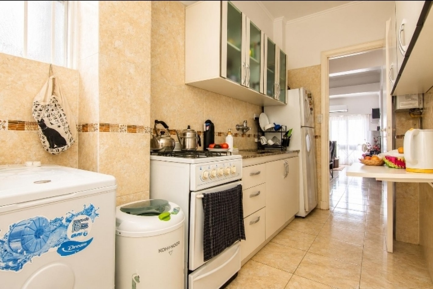 Departamento de 3 ambientes con dependencia y balcon a la calle 