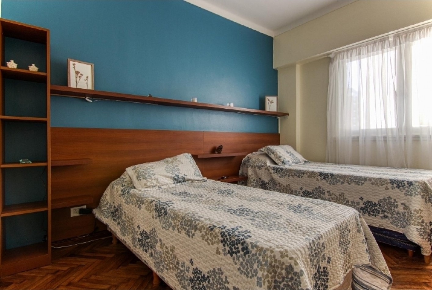 Departamento de 3 ambientes con dependencia y balcon a la calle 