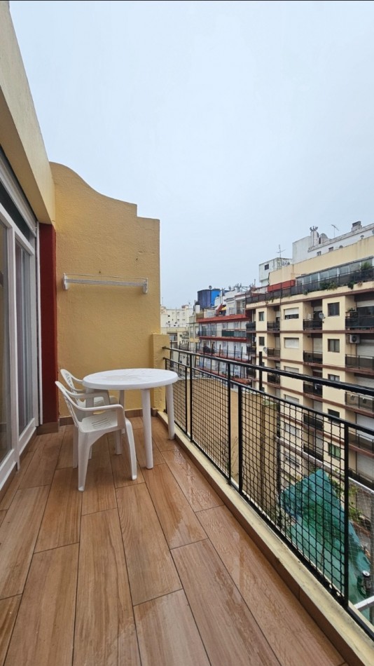 Monoambiente reciclado con balcon terraza 