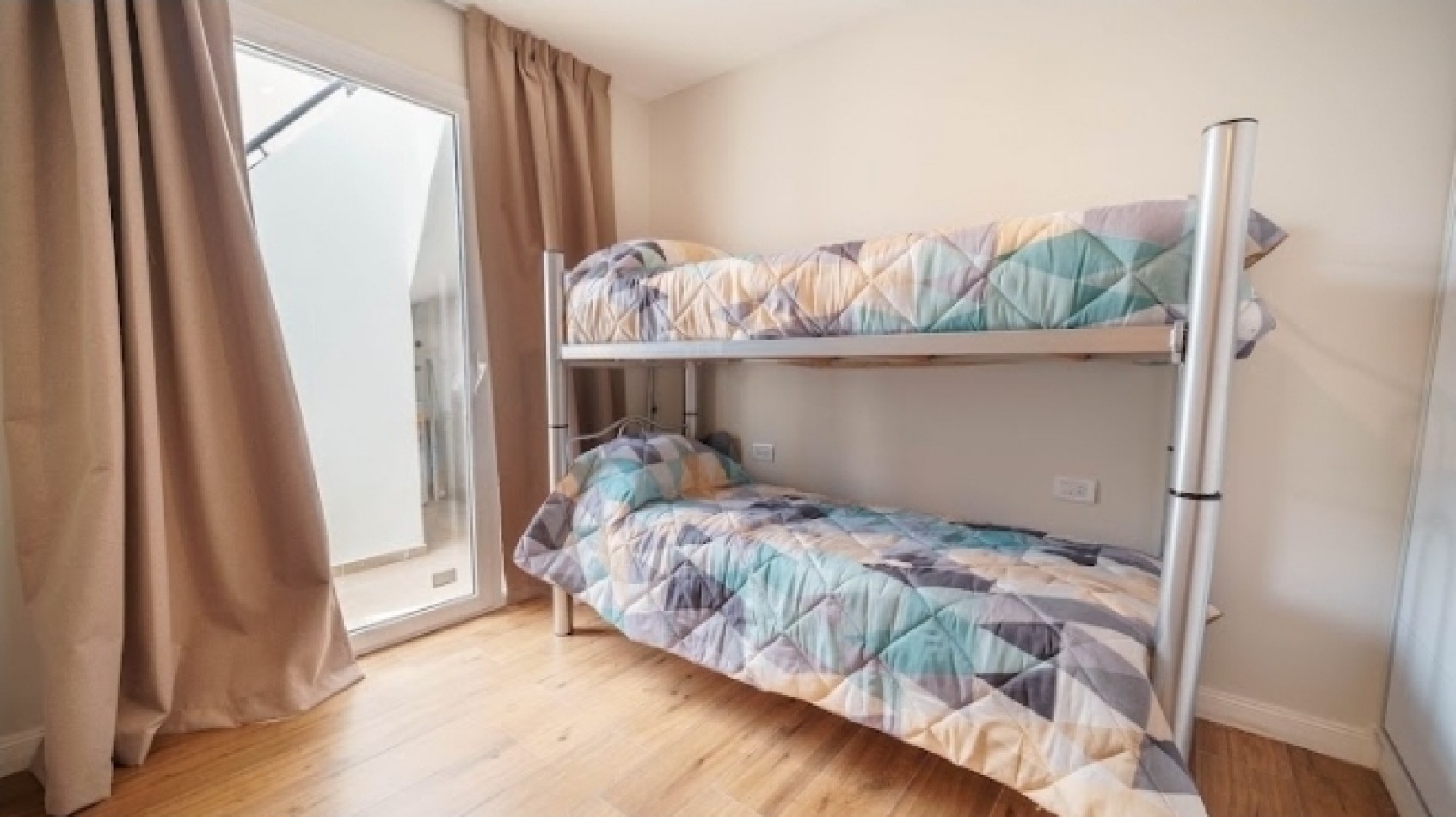 Duplex 4 ambientes Aldrey 