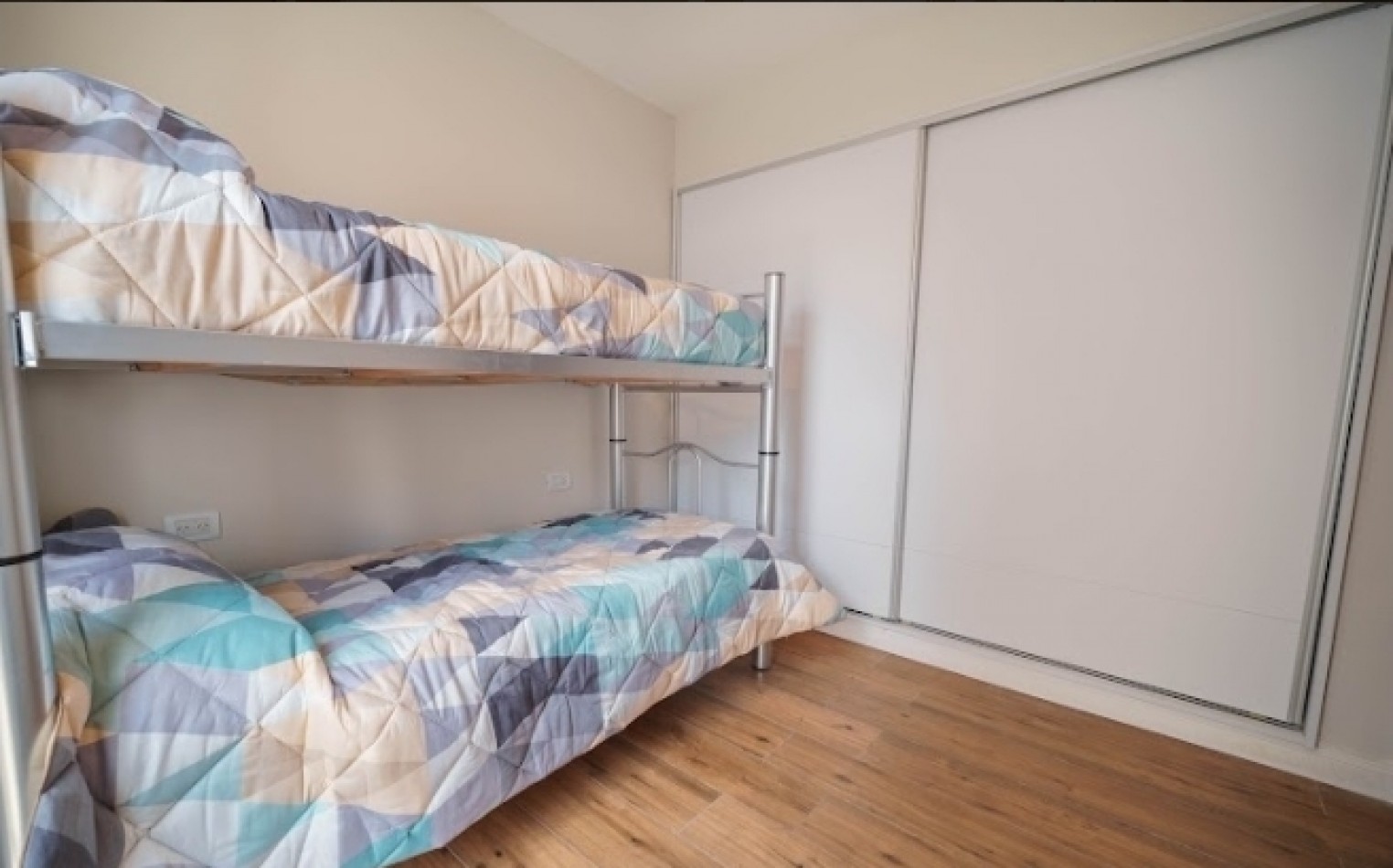 Duplex 4 ambientes Aldrey 