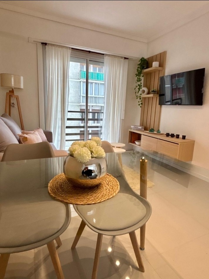 Departamento 3 ambientes con dependencia, balcon saliente 