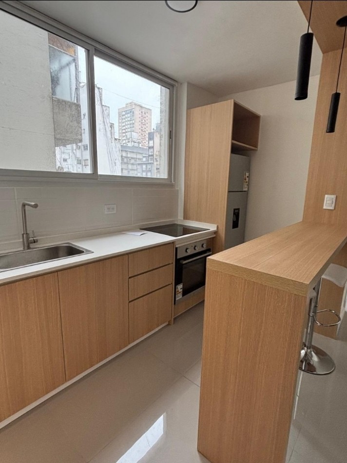 Departamento 3 ambientes con dependencia, balcon saliente 