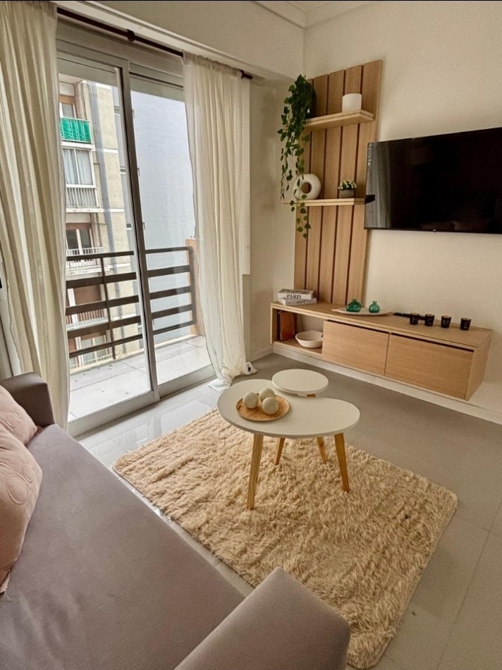 Departamento 3 ambientes con dependencia, balcon saliente 