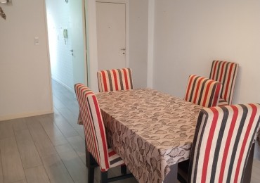 Departamento 3 ambientes a la calle con balcon corrido. 