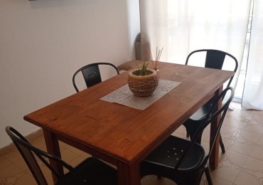 Departamento a la calle con balcon amoblado 
