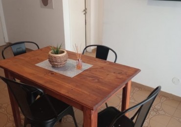 Departamento a la calle con balcon en el centro 