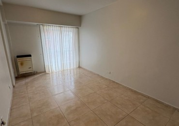 Departamento 2 ambientes totalmente reciclado con balcon a la calle 