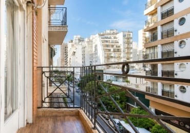 Departamento de 3 ambientes con dependencia y balcon a la calle 